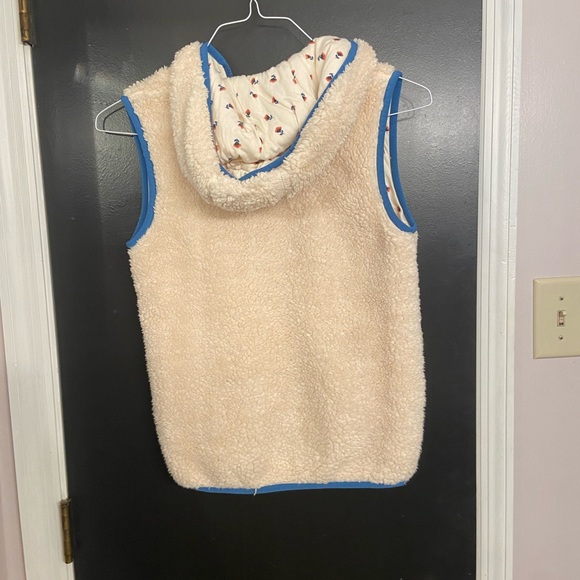 Vest - Picture 3 of 3